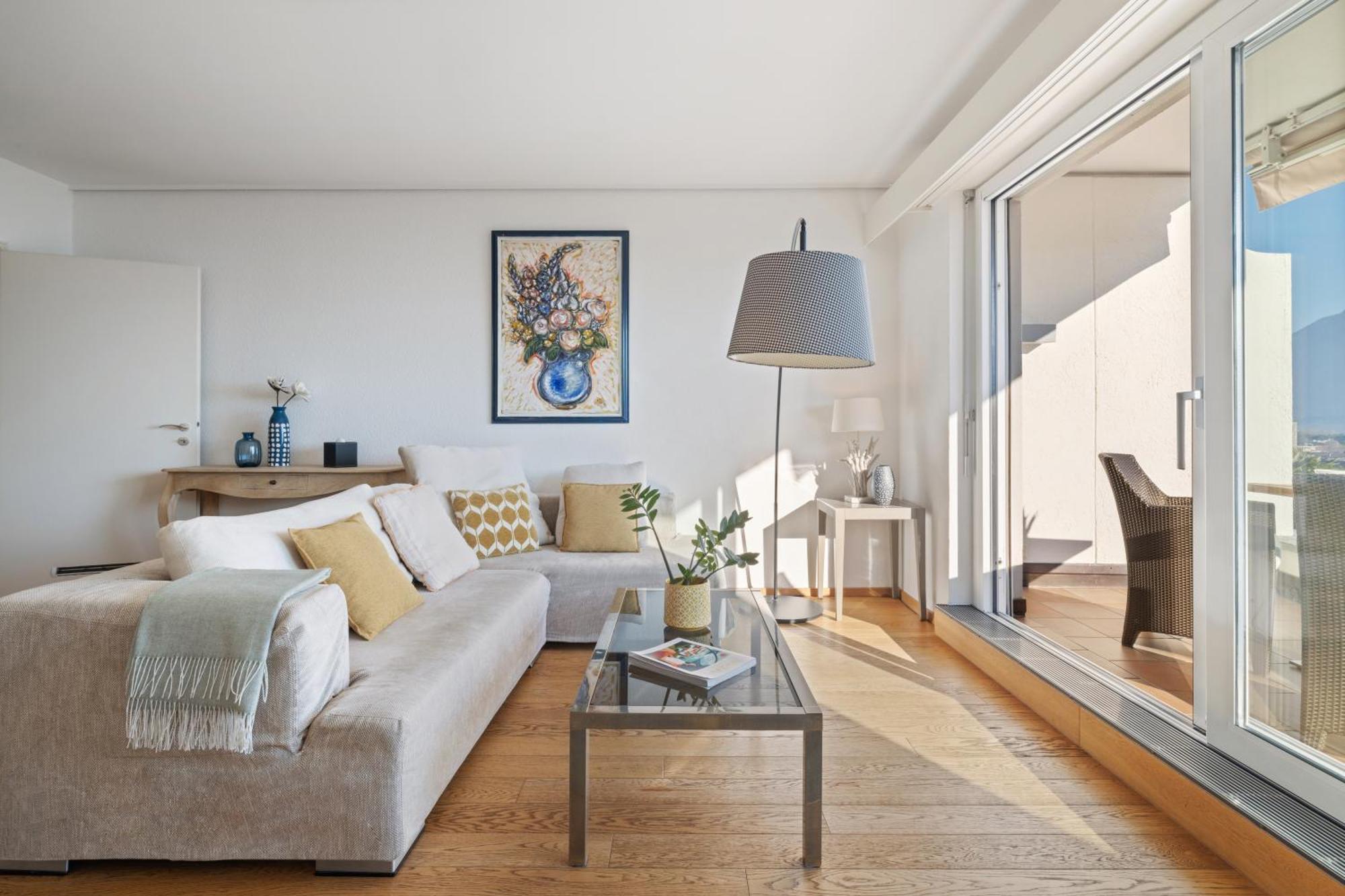View Apartment *